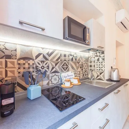 Guesthost - Ortigia Promenade Апартаменты *