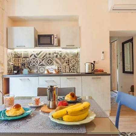 Guesthost - Ortigia Promenade Сиракузы