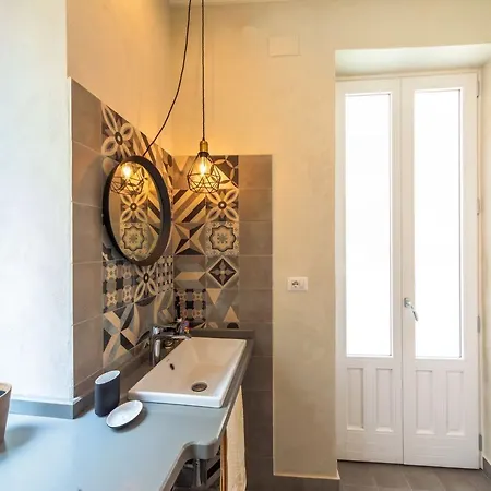 Guesthost - Ortigia Promenade *